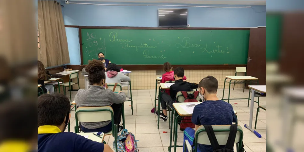 Assim como no último PSS, a seleção será composta por prova objetiva, prova de títulos e tempo de serviço, todos de caráter classificatório. As vagas são de até 40 horas semanais para professor e de 20 horas ou 40 horas semanais para professor pedagogo