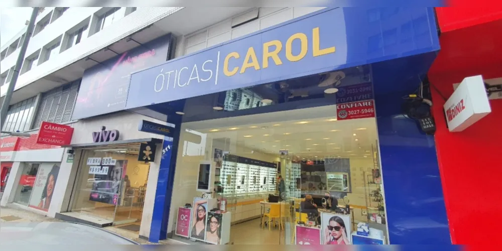 A Óticas Carol oferece qualidade com preço baixo com diversas opções em óculos de grau e óculos de sol