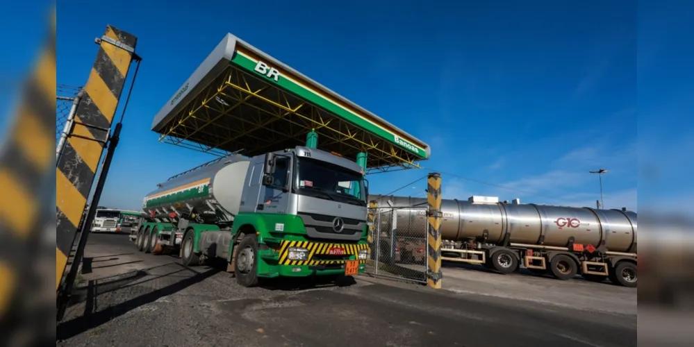 Imagem ilustrativa da imagem Gasolina e diesel têm novo reajuste a partir de terça
