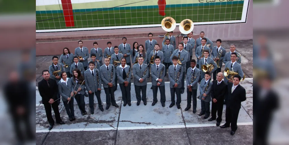 Desfile Simbólico da Banda Lyra dos Campos. acontece no feriado