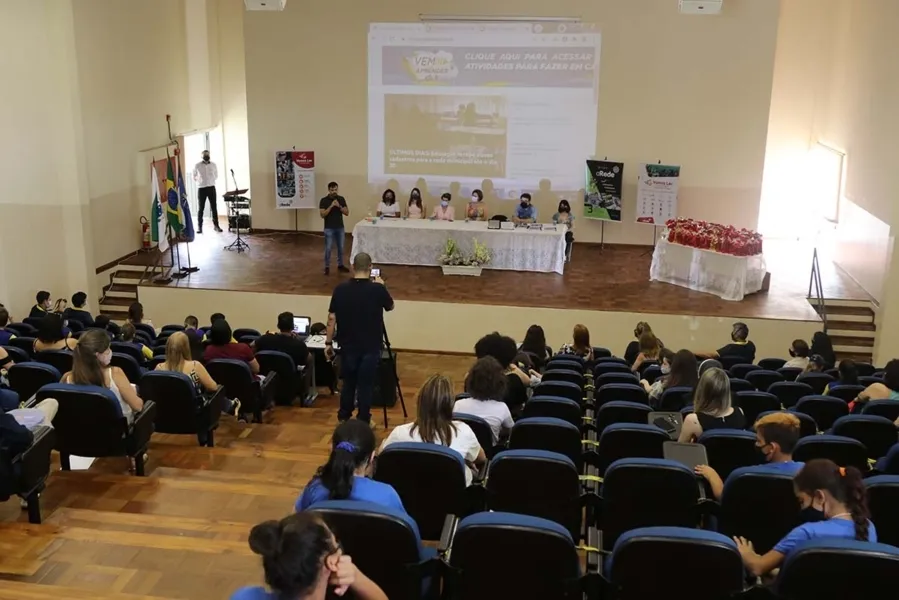 Concurso do Vamos Ler premia alunos em Ponta Grossa