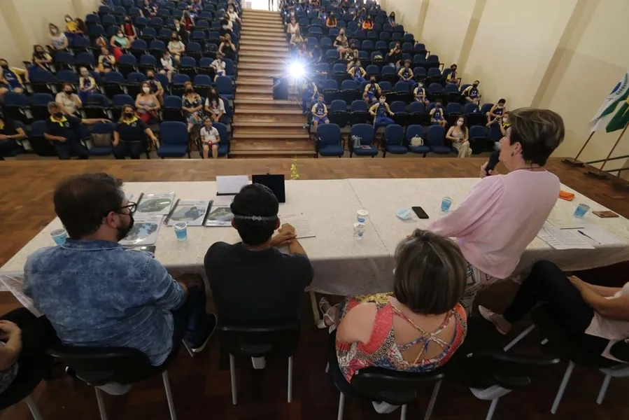 Concurso do Vamos Ler premia alunos em Ponta Grossa