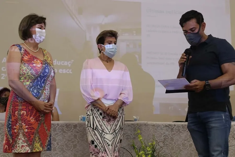 Concurso do Vamos Ler premia alunos em Ponta Grossa