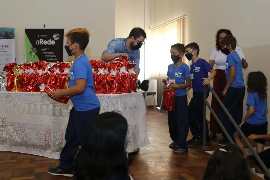 Concurso do Vamos Ler premia alunos em Ponta Grossa