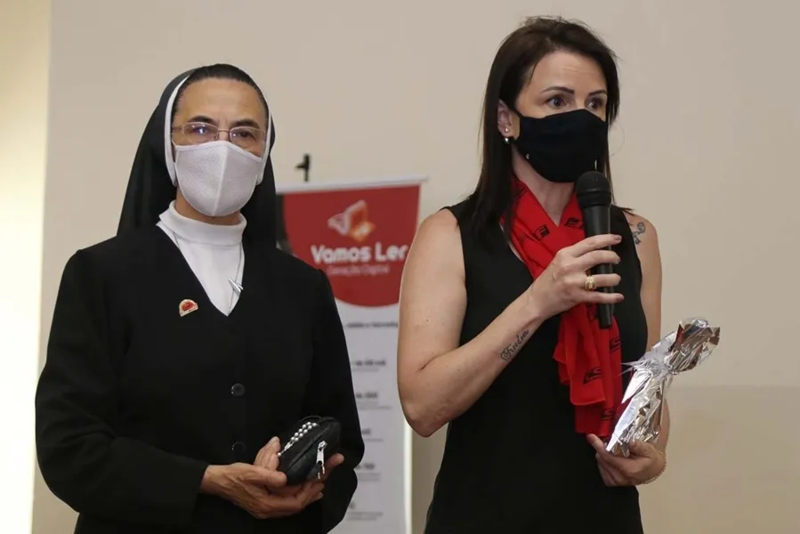 Concurso do Vamos Ler premia alunos em Ponta Grossa