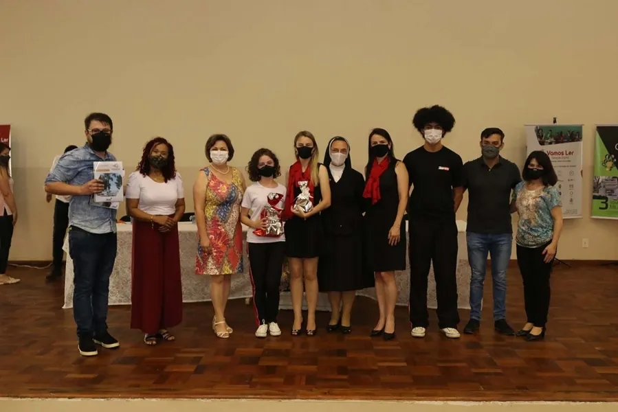 Concurso do Vamos Ler premia alunos em Ponta Grossa