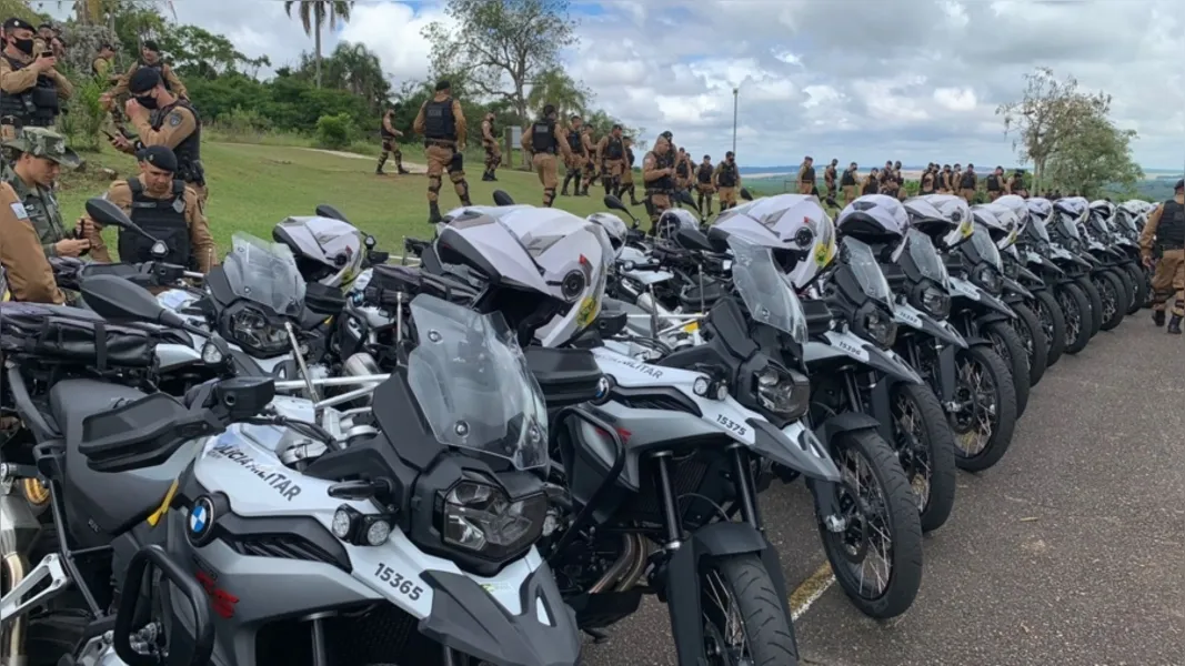 Governador entrega 155 motocicletas BMW para a PM