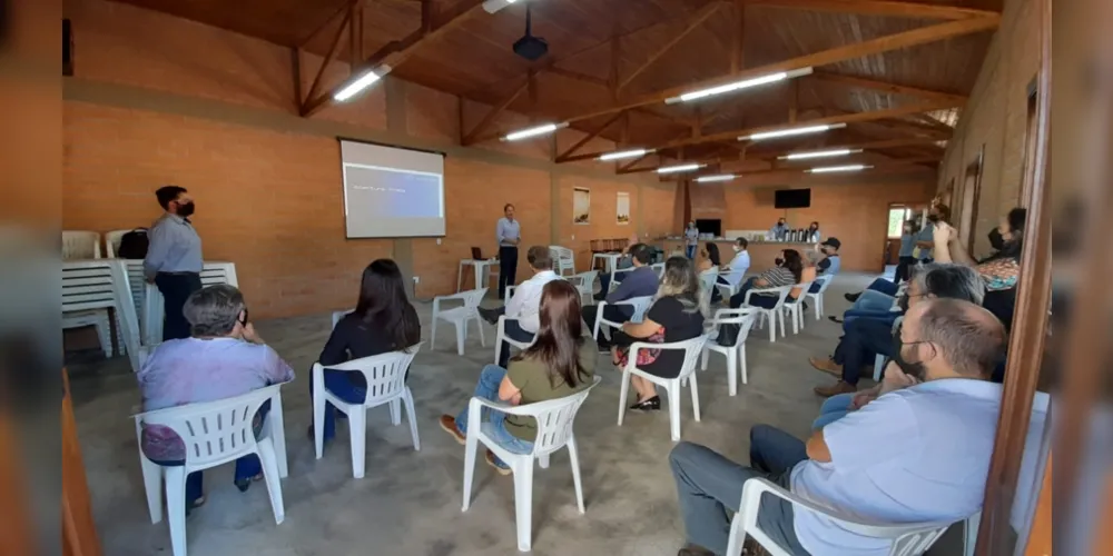 Ação ocorre por meio de uma parceria da Companhia de Saneamento do Paraná (Sanepar) e da cooperativa Frísia