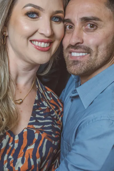 NOVA IDADE - Anelise Ingenchki Kubiski será muito cumprimentada pela chegada de seu aniversário na próxima segunda-feira (25). No registro, Anelise e seu marido Everson Kubiski. Da coluna RC os votos de realizações e alegrias.