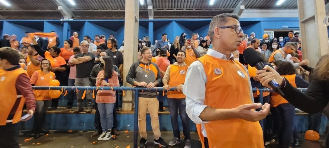 Veja fotos da comemoração da vitória de Sanches Neto