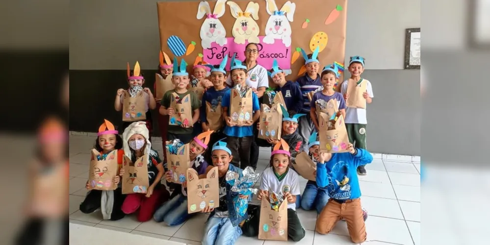 Entrega dos ovos de chocolate trouxe alegria aos alunos e contagiou os ambientes educacionais