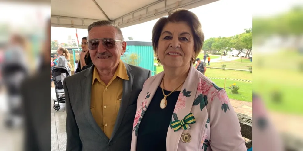 BODAS - O casal Sergio e Aracy Zadorosny, celebrou no último domingo (10), seus 46 anos de casados, bodas de alabastro.  Da coluna RC os votos de alegrias e saúde, para que o casal continue servindo de inspiração para todos nós.