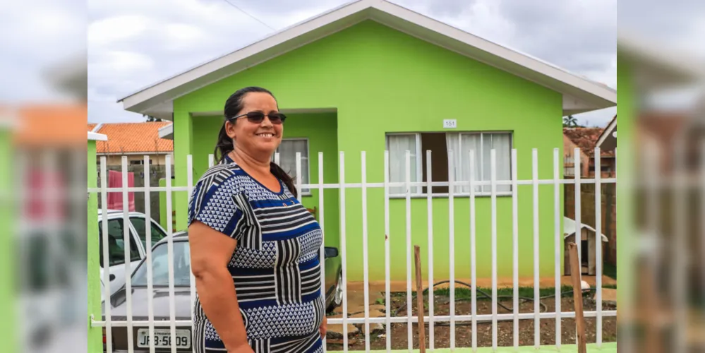 Benefícios como o Casa Fácil Paraná, Cartão Comida Boa, aluguel social, entre outros, auxiliam a população em vulnerabilidade social a ter uma condição de vida melhor
