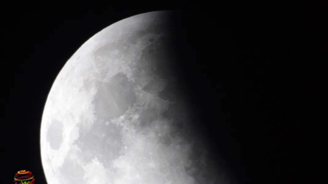 Fenômeno astronômico chegou em sua totalidade às 1h11 no horário de Brasília