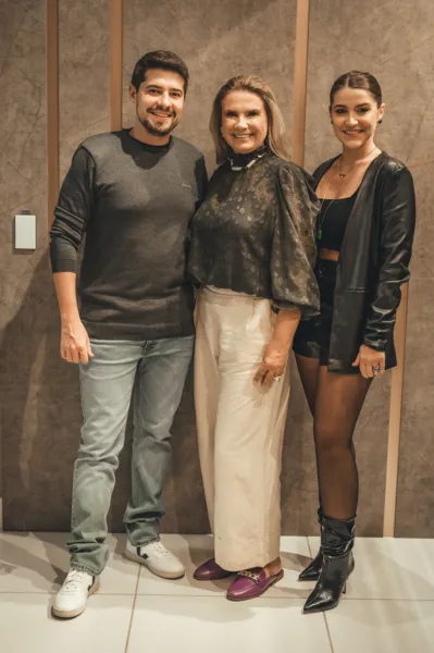 Marina Sacchi e seus filhos Helio Sacchi Filho e Milena Sacchi
