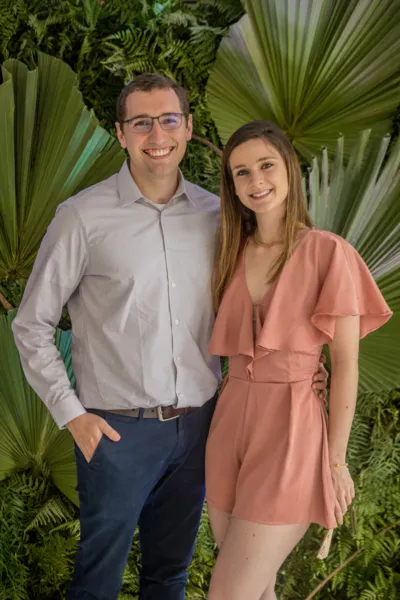 FELICITAÇÕES - Ana Carolina Cury receberá as felicitações pela troca de idade nesta terça-feira (14). No registro, Ana Carolina e seu noivo Caio Giacomazzo.  Da coluna RC os votos de alegrias e sucesso.