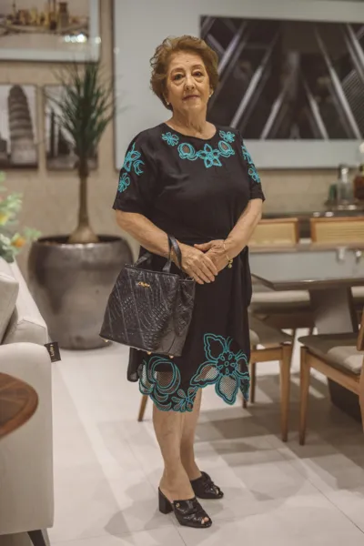 NOVO CICLO - Beth Nadal foi muito cumprimentada na última segunda-feira (13), pela passagem de seu aniversário. Da coluna RC os votos de felicidades infinitas.