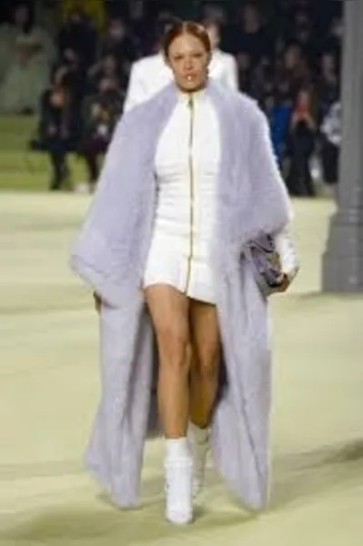 Moda: Elegância alinhada ao conforto.
