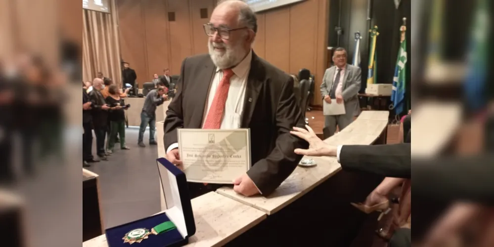 Homenagem aconteceu em cerimônia de instalação da Academia Brasileira de Letras da Magistratura