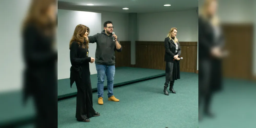Presidente da Associação e lojistas discutiram ideias para o comércio, na última terça-feira (13)