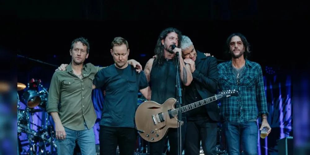 O show contou com uma série de participações especiais de outros artistas, incluindo Paul McCartney, Travis Baker e Liam Gallagher