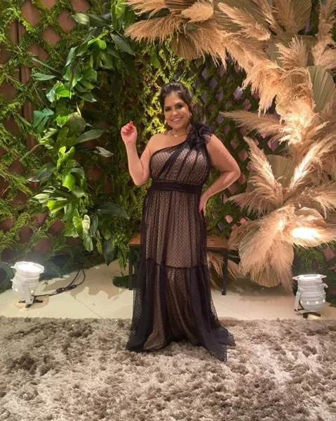 Maria Angela Martins reserva o próximo sábado (12), para na intimidade familiar celebrar a troca de idade. Maria Ângela é presença sempre confirmada nos eventos sociais mais badalados da região. Da coluna RC os votos de prosperidade e felicidades.
