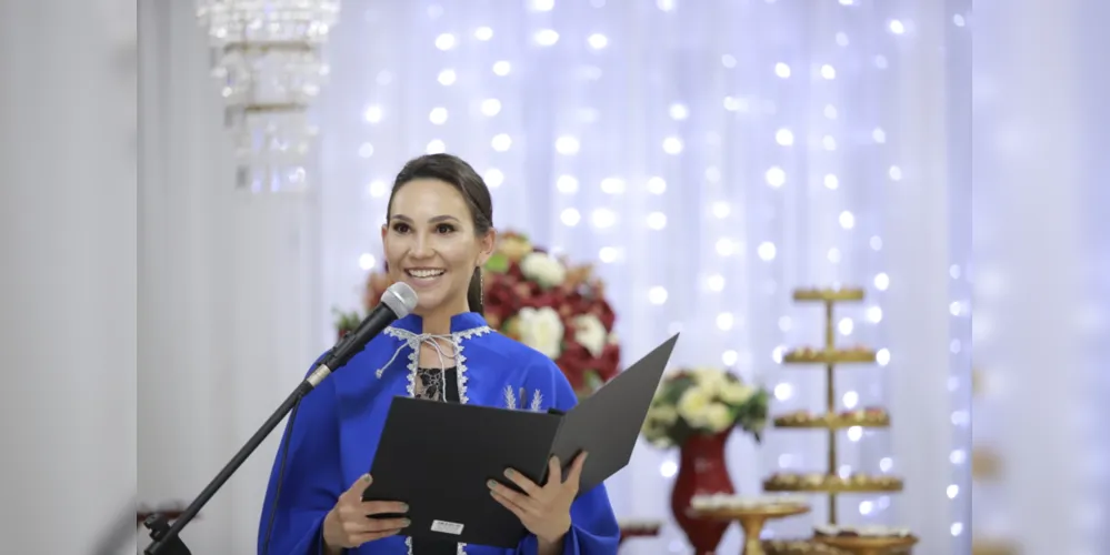 Morgana Sauka foi a elegante cerimonialista da noite