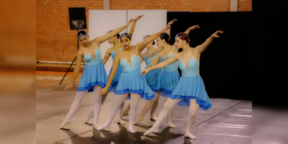 Promovido pelo projeto de extensão Dança na UEPG, do curso de Educação Física, o evento reúne estudantes, professores, bailarinos e amantes da dança na região.