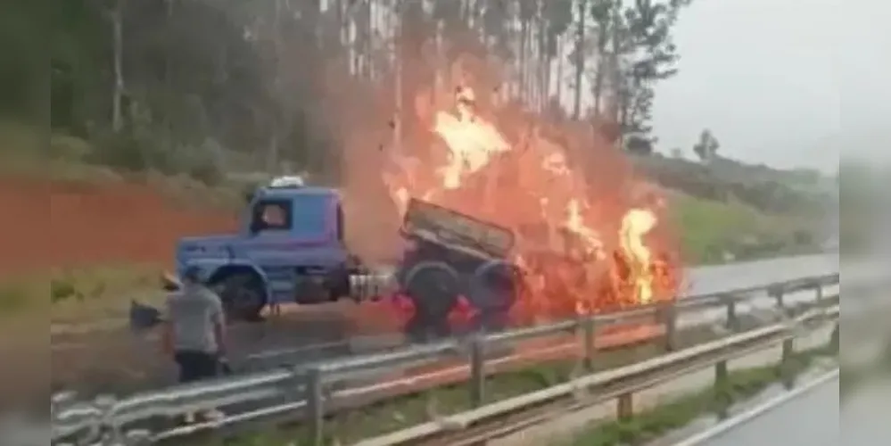 Equipes da empresa Klabin, do Corpo de Bombeiros e da Polícia Rodoviária Federal (PRF) foram acionadas