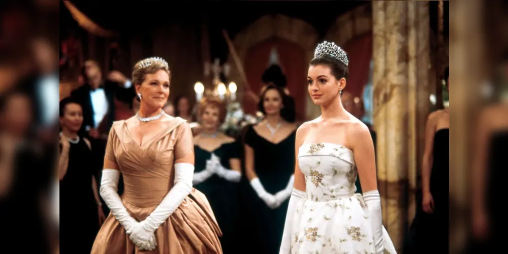 A franquia é baseada no livro de Meg Cabot, ‘O Diário da Princesa’ acompanha uma jovem que acaba descobrindo que sua avó é Rainha de um país chamado Genovia