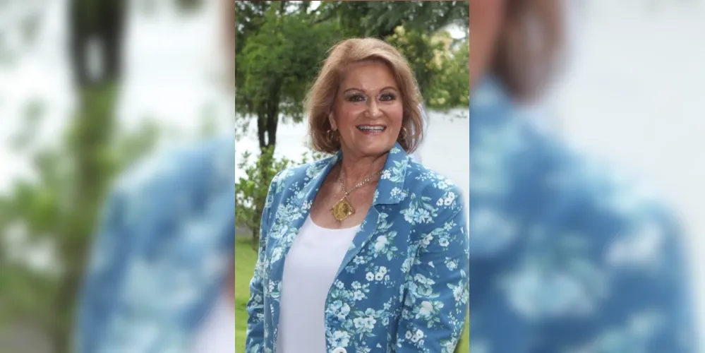 Elba Lozza de Moraes será muito cumprimentada no próximo sábado (26), pela passagem de seu aniversário. Mãe e avó dedicada é exemplo de amor incondicional a família, além disso, Elba é atuante no Lions Clube Centro, e prestigia os principais eventos sociais e filantrópicos de nossa cidade.  Da coluna RC os votos de alegrias e saúde.