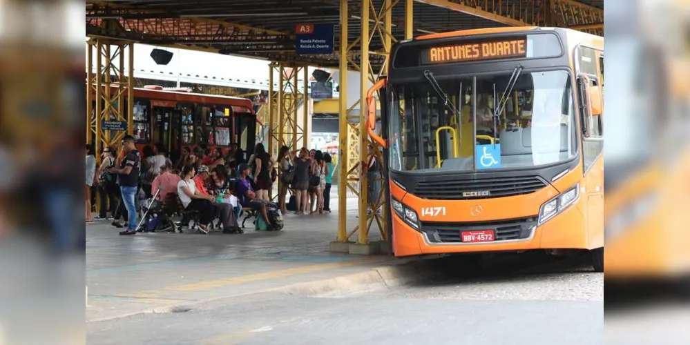 A passagem de ônibus pode ficar 50 centavos mais cara em Ponta Grossa.
