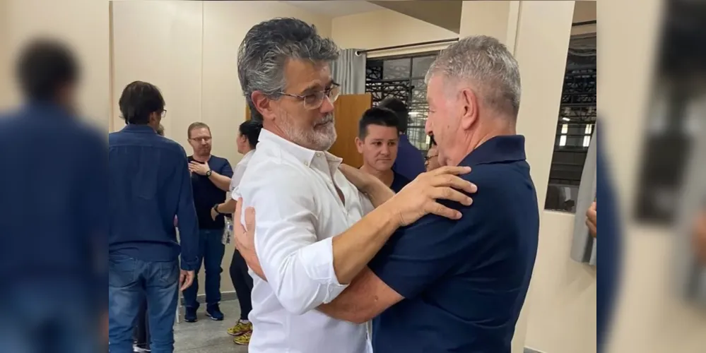 Marco Raasch em despedida com os colegas de equipe da Secretaria de Esportes.