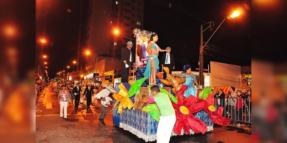 Carnaval de rua de 2016 em Ponta Grossa.