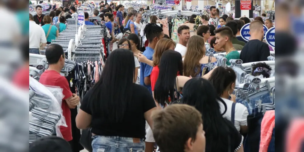 Lojas de vestuário estão entre as que registraram maior crescimento de vendas em 2022 na cidade