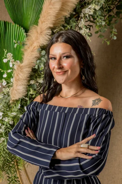 A vereadora Joce Canto receberá as felicitações pela passagem de seu aniversário nesta quinta-feira (16). Joce que cumpre seu primeiro mandato no legislativo municipal é uma das revelações da política local.  Da coluna RC os votos de alegrias e sucesso.