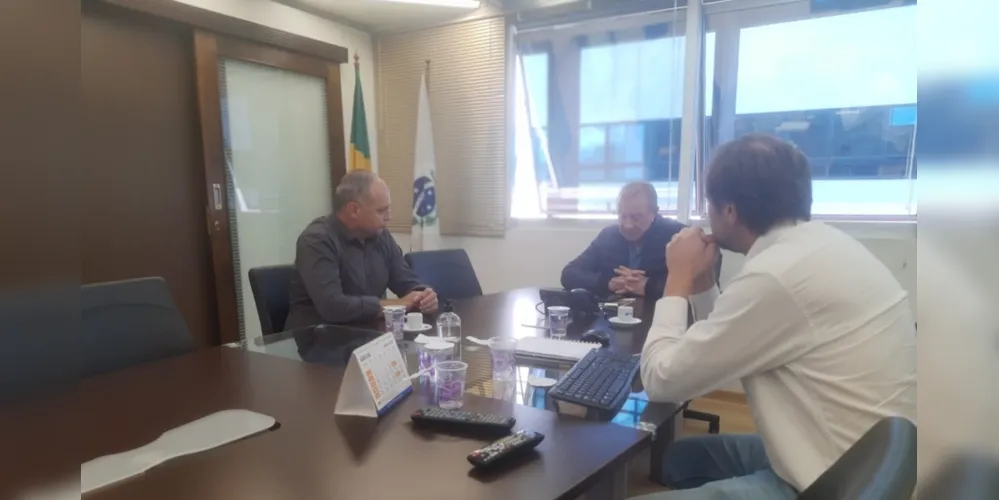 Uma das reuniões ocorreu junto ao diretor comercial da Sanepar, Elerian do Rocio Zanetti