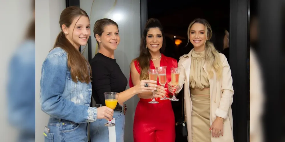 Isabelle Hilgemberg, Arielle Hilgemberg, Andressa Brunelli e Vanessa Diavan Fonseca