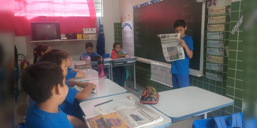 A aula foi baseada em uma edição diária do Jornal da Manhã, impresso diário do Grupo aRede
