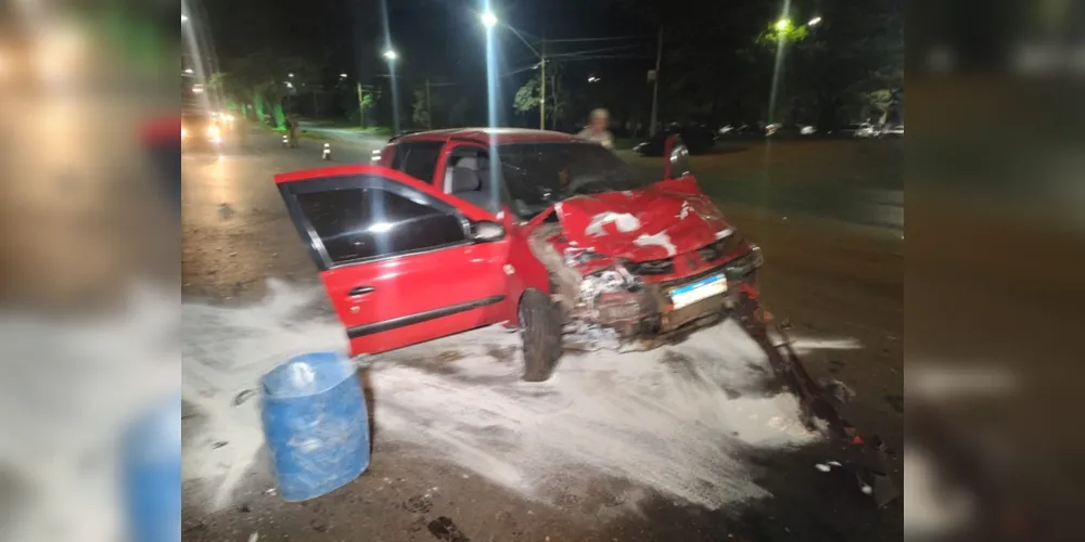 Fiat Strada ficou destruído no acidente