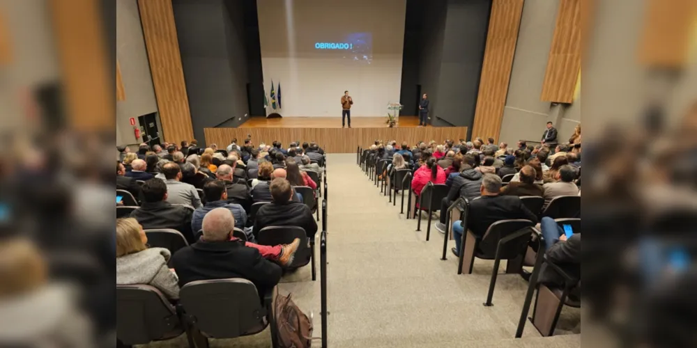 A fala do parlamentar Luiz Philippe de Orleans e Bragança  ocorreu no auditório da Casa do Empresário e contou com a prefeita Elizabeth Schmidt na plateia, além de lideranças políticas e empresariais da cidade