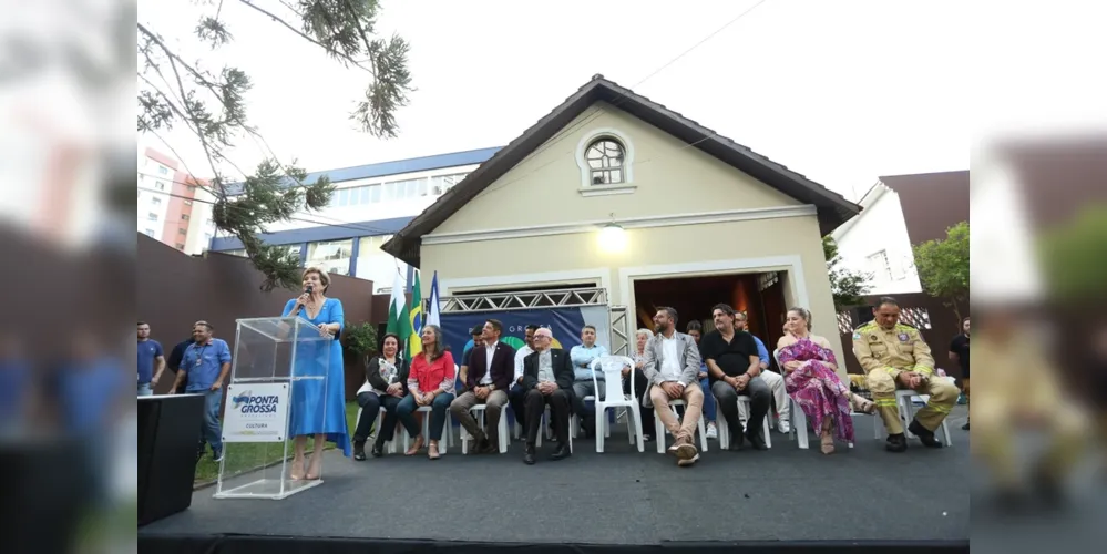 A solenidade contou com a presença da prefeita Elizabeth Schmidt, do secretário municipal de Cultura, Alberto Portugal e convidados