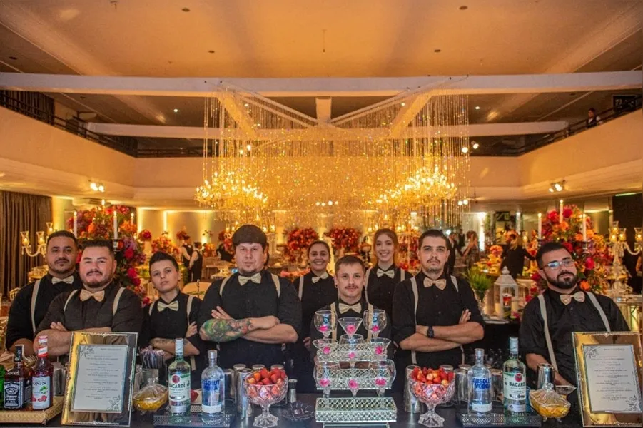 O Milano Bartenders não é apenas um bar de drinks; é o epicentro da excelência em coquetelaria para evento.