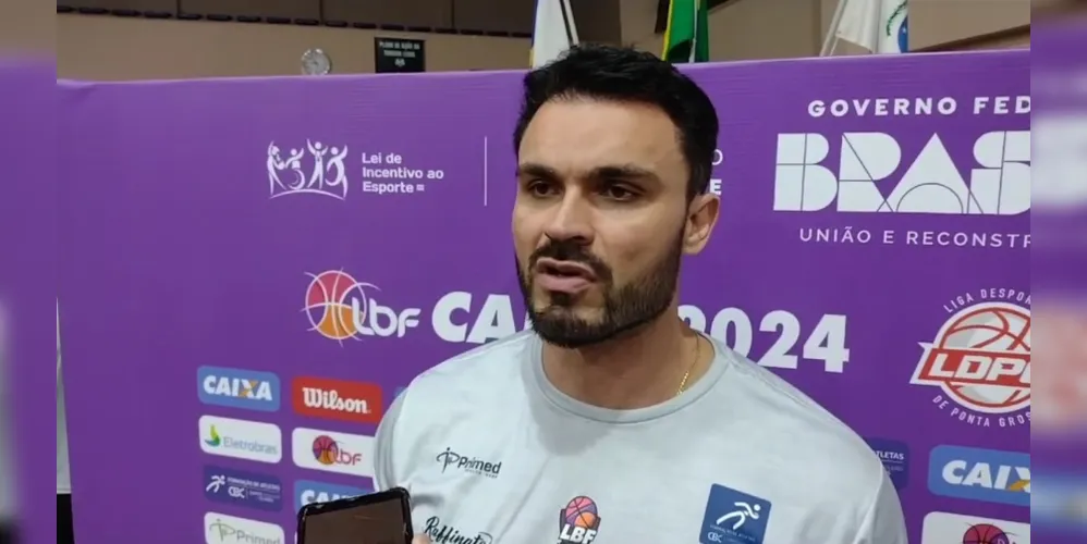 O treinador Milos Alexander falou em entrevista coletiva após o jogo dessa segunda-feira (12)