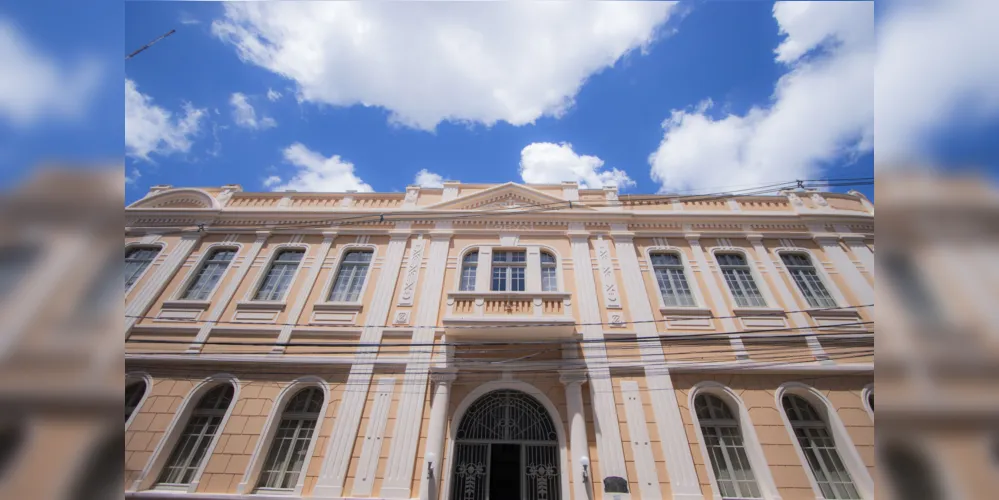 O prédio inaugurado em 1928 reabre ao público com três exposições inéditas.