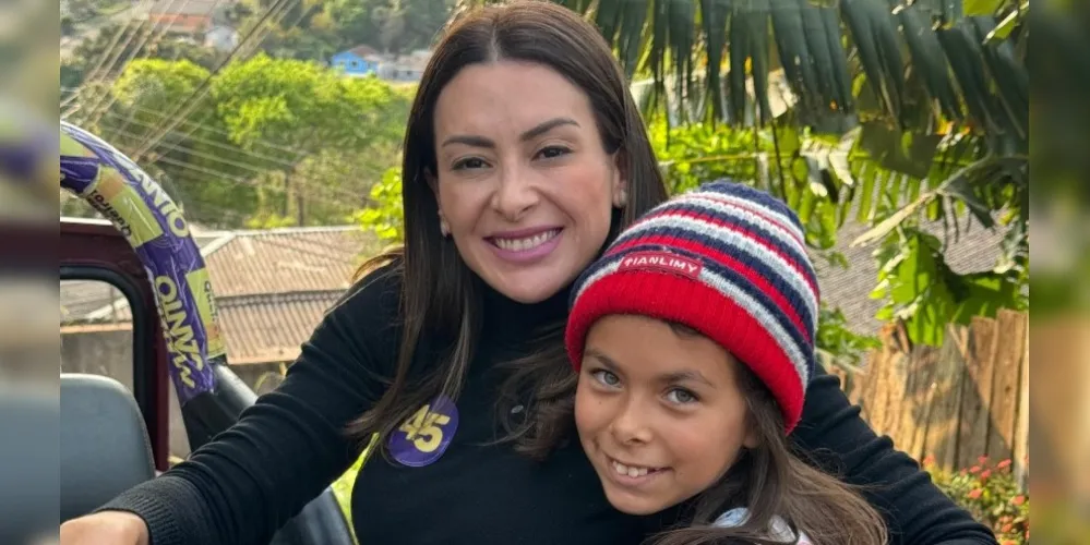 Mabel Canto (PSDB) durante atividades de campanha em bairros de Ponta Grossa