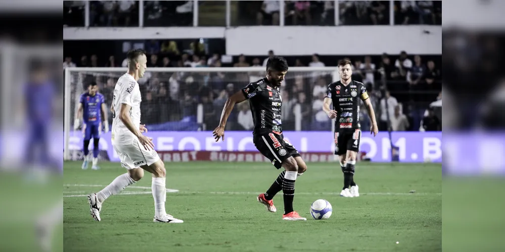 Jogo foi disputado às 18 horas deste sábado, em Santos