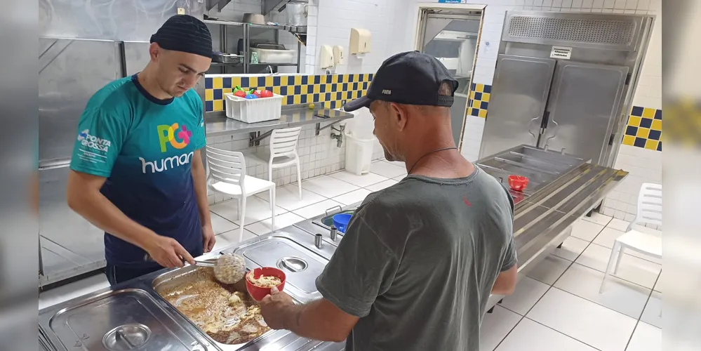 De segunda a sexta, cerca de 50 jantares acontecem no Restaurante Popular