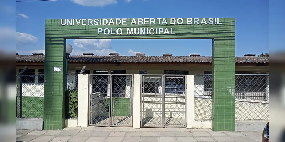 A autenticação dos documentos necessários para a inscrição pode ser realizada diretamente no polo, sem custos para o candidato