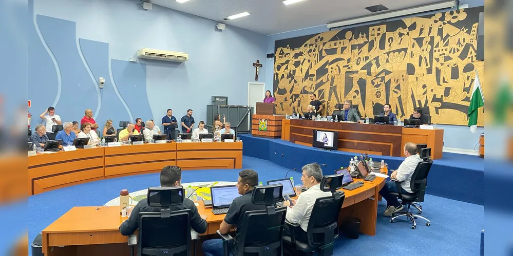 Vereadores estão reunidos neste momento na sede do Poder Legislativo